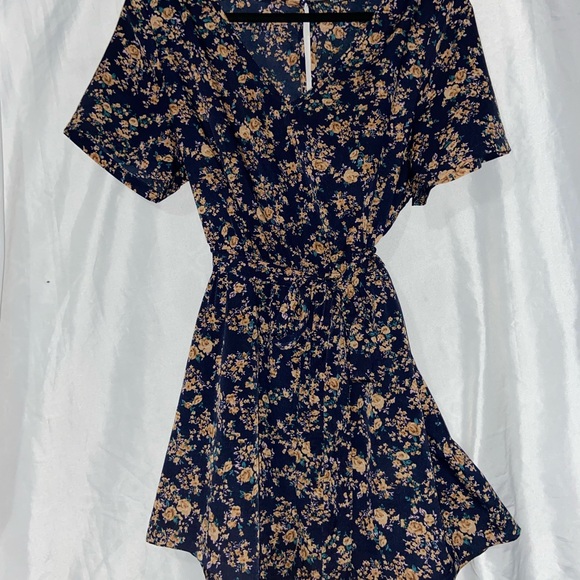 SHEIN plus floral print belted romper - Picture 2 of 3